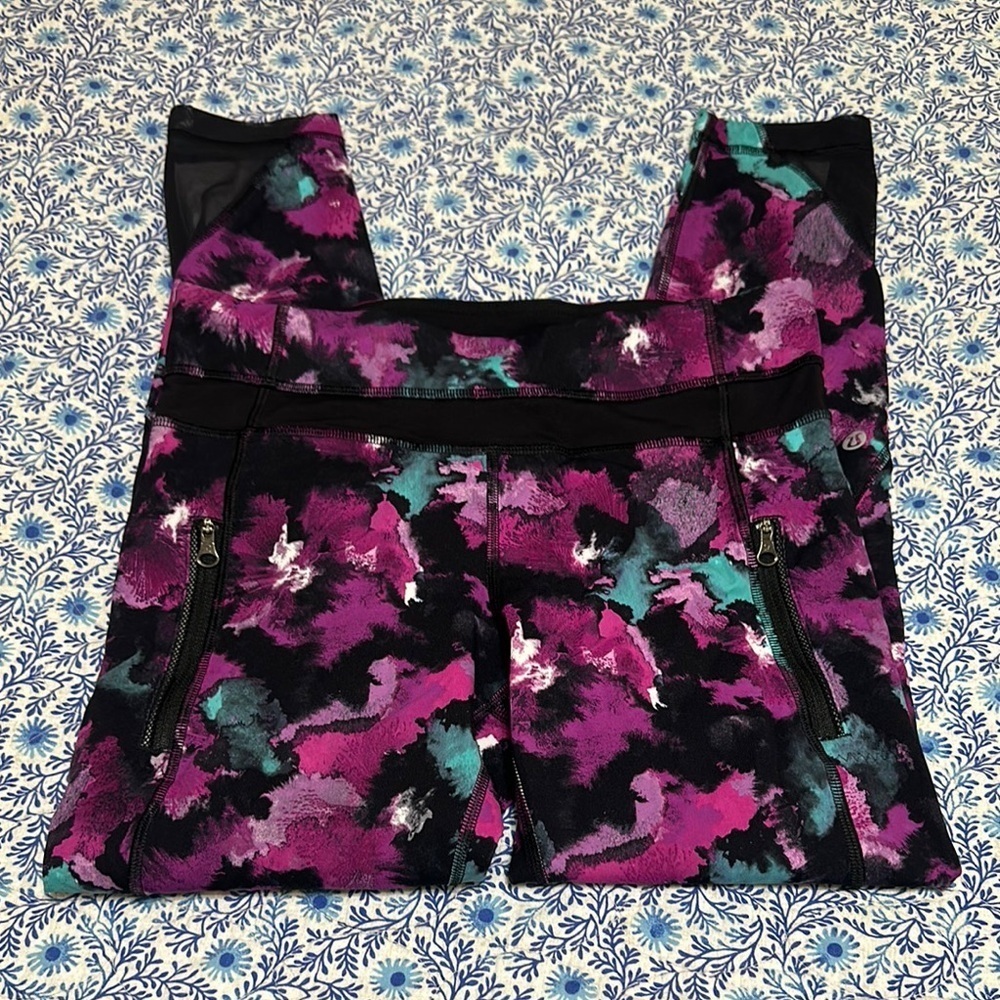 EUC Lululemon Athletic Floral Leggings Size 6
